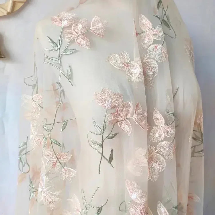 Factory direct mesh lace four-leaf clover embroidery fabric new retro girl fashion embroidery fabric - Confia