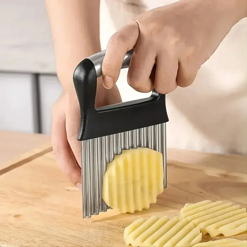 Upgrade Your Kitchen with a 1pc Crinkle Cutter - Wavy Chopper Knife for Fruits, Vegetables, Salad, Carrots, Potatoes & Fries - Confia