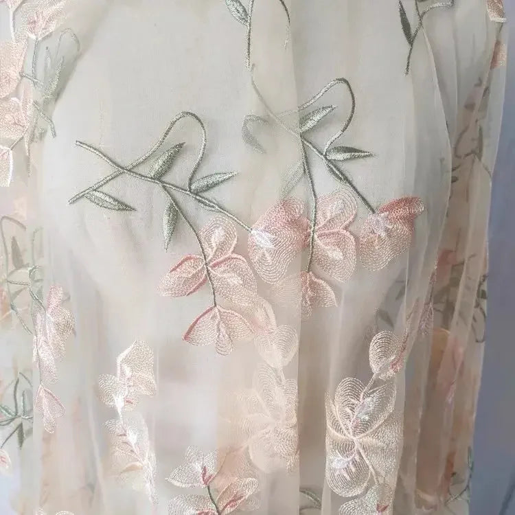 Factory direct mesh lace four-leaf clover embroidery fabric new retro girl fashion embroidery fabric - Confia
