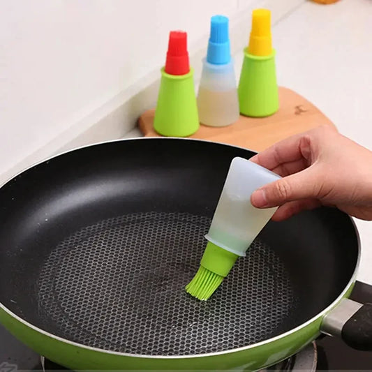 Silicone Oil Bottle Brush with Lid Soft Sauce Bottle with Silicone Basting Brush Cooking Oil Bottle Brushes for Baking Pastries BBQ Meat Honey Marinades Barbecue Random - Confia
